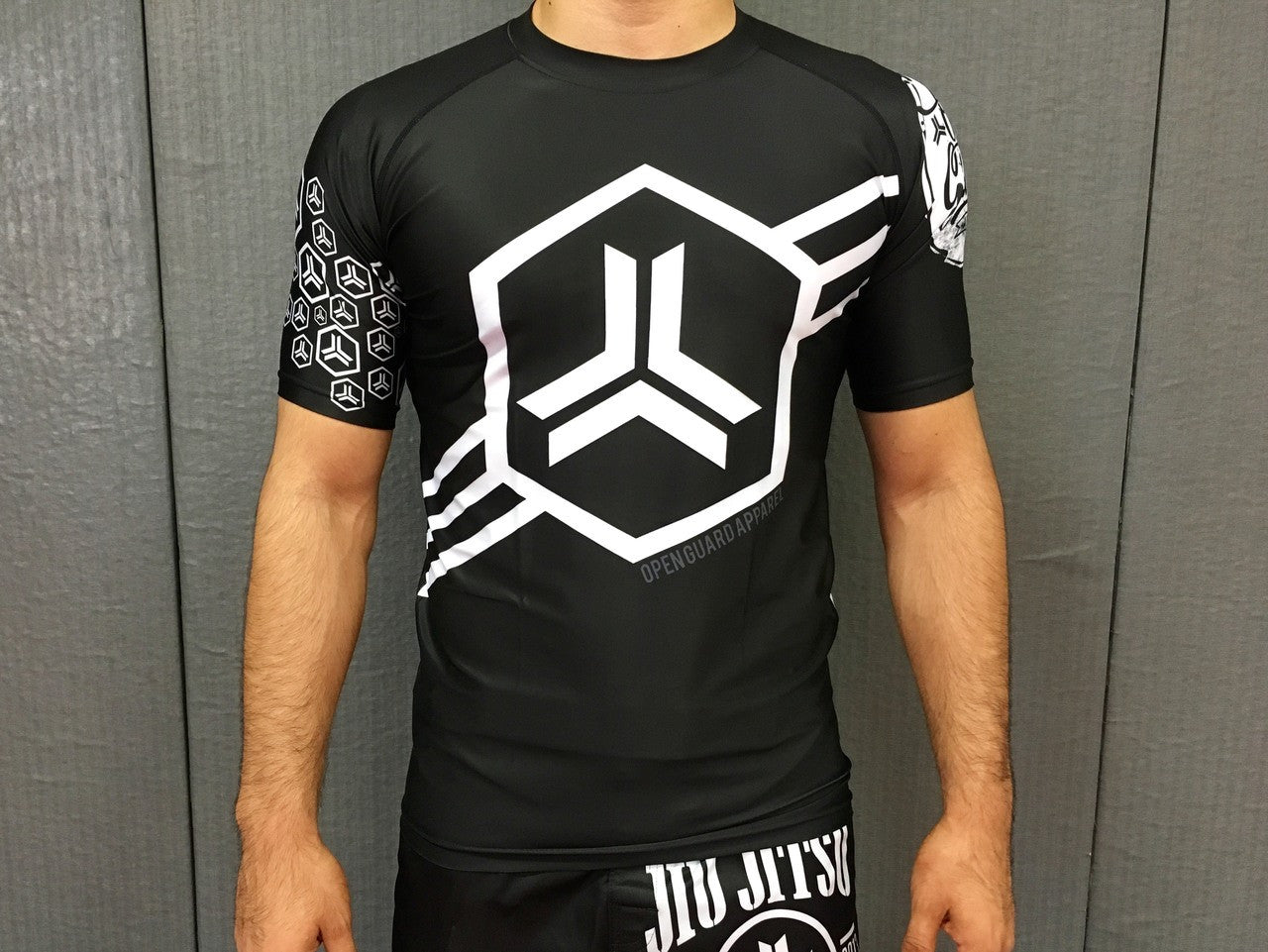 Open Guard Apparel Hex Flow Ranked Short Sleeve Rashguard available at www.openguardapparel.com

Enjoy Quick shipping anywhere from Open Guard Apparel today!